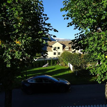 Fjordshelter- Cozy Townhouse Villa Tyssedal Exterior photo