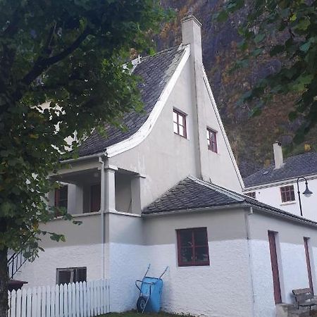 Fjordshelter- Cozy Townhouse Villa Tyssedal Exterior photo